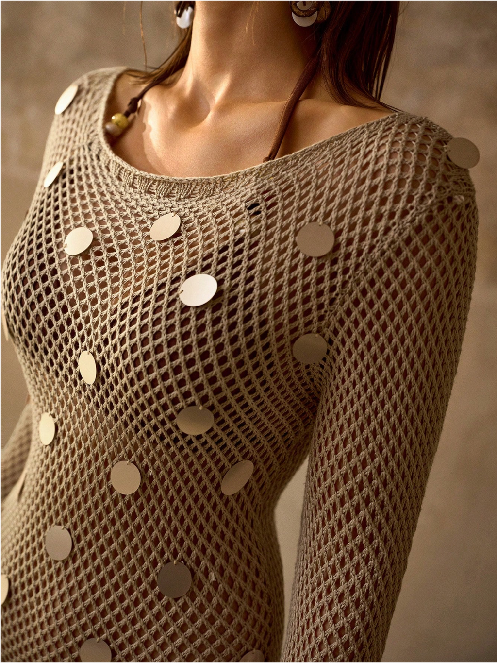 Rochie Maxi „Desert Moon” – Plasă Nude cu Paiete Maxi