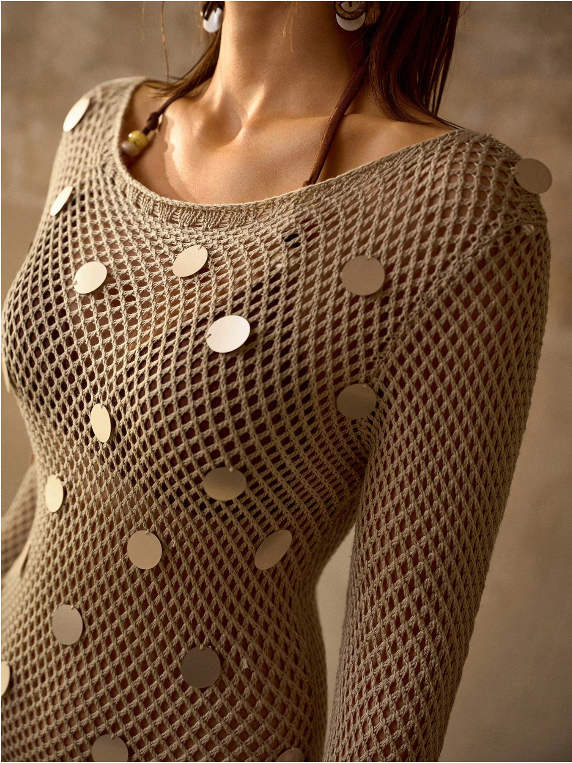 Rochie Maxi „Desert Moon” – Plasă Nude cu Paiete Maxi