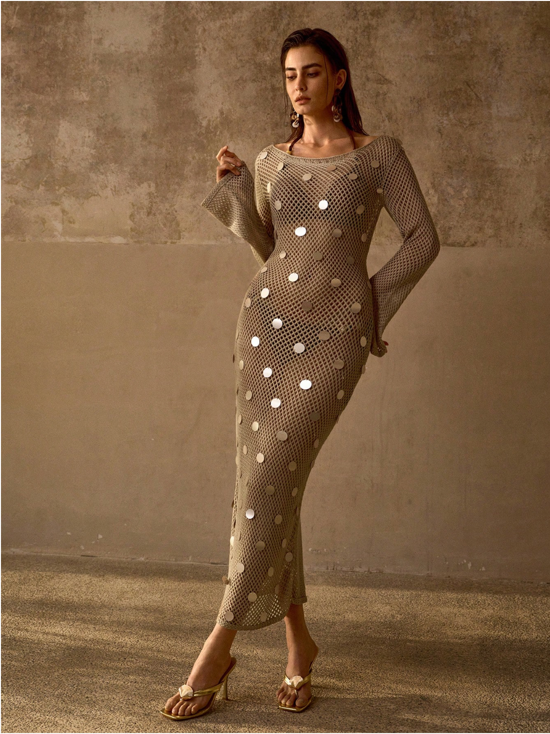 Rochie Maxi „Desert Moon” – Plasă Nude cu Paiete Maxi