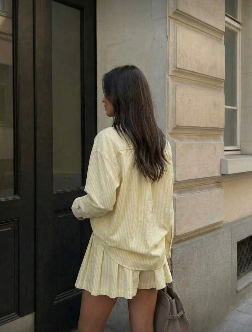 Set Co-ord "Sun-Kissed" – Cămașă Oversized și Pantaloni Scurți cu Pliuri